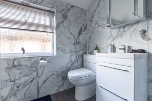 Shower room- click for photo gallery